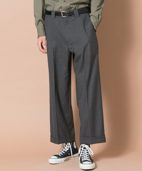 URBAN RESEARCH(アーバンリサーチ)の「UR ウールワイドアンクルトラウザー(スラックス・メンズ・グレー/チャコールグレー/ブラック・LARGE/MEDIUM)」の1枚目の写真