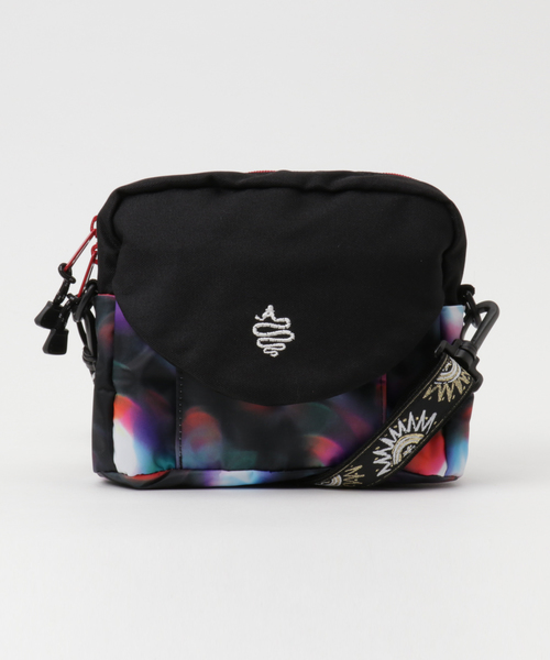 ALDIES（アールディーズ）の「Mandela Shoulder Bag マンデラショルダーバッグ（ショルダーバッグ・メンズ・ブラウン/ブラック/レッド/ネイビー/グリーン・FREE）」の2枚目の写真