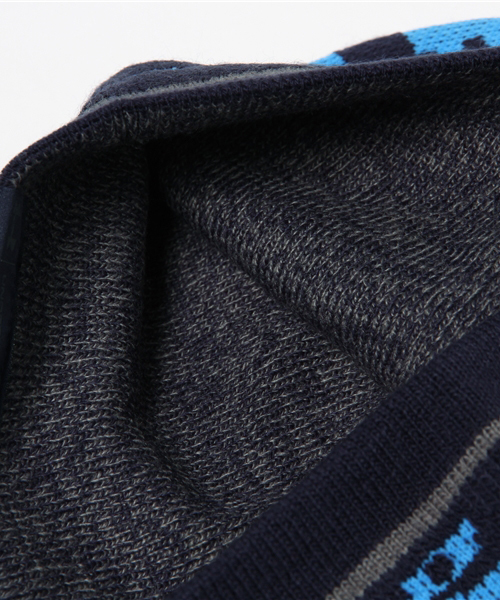 UNDER ARMOUR（アンダーアーマー）の「ニットキャップ ビーニー UA MEN'S REV GRAPHIC BEANIE 1300076（ニットキャップ/ビーニー・メンズ・ブラック/ブルー/グレー・ﾌﾘ-）」の7枚目の写真