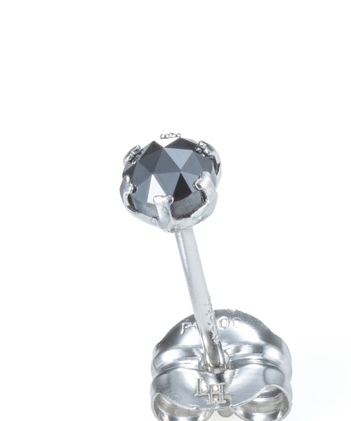 LION HEART（ライオンハート）の「“Petite Modern”ブラックダイヤモンドピアス（Sサイズ/0.1CT）/プラチナ900【LION HEART / ライオンハート】（ピアス（片耳用）・メンズ・プラチナム・FREE）」の7枚目の写真