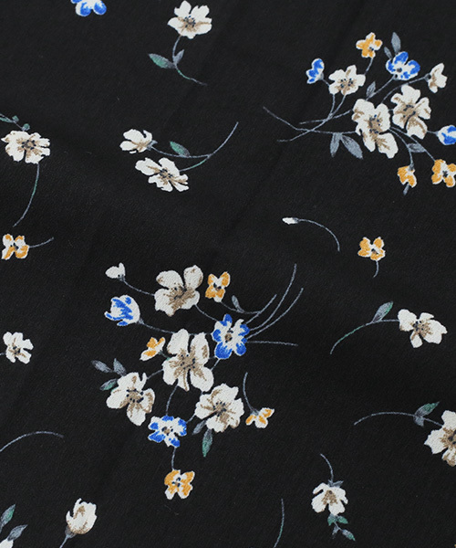 Luz Llena（ラズレナ）の「花柄プリーツスカート（スカート・レディース・ブラック/イエロー・MEDIUM）」の11枚目の写真