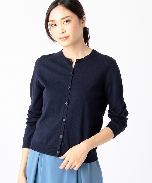 COMME CA ISM(コムサイズム)の「パステルカラー クルーネックカーディガン(カーディガン/ボレロ・レディース・サックスブルー/グレー/ピンク/イエロー/ネイビー/ホワイト・LARGE/MEDIUM/SMALL)」の4枚目の写真