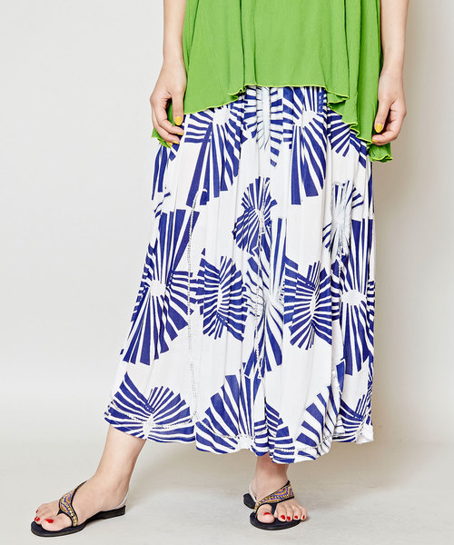 チャイハネ(チャイハネ)の「【チャイハネ】yul 箔プリントスパンコール刺繍ロングスカート(スカート・レディース・ホワイト/ピンク/ターコイズブルー/オレンジ/グリーン・FREE)」の2枚目の写真