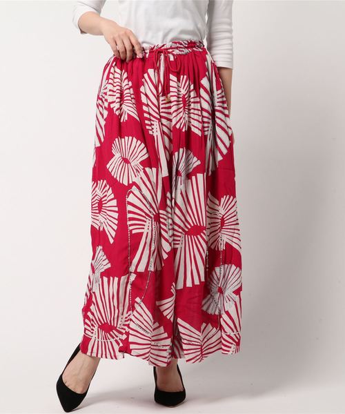 チャイハネ(チャイハネ)の「【チャイハネ】yul 箔プリントスパンコール刺繍ロングスカート(スカート・レディース・ホワイト/ピンク/ターコイズブルー/オレンジ/グリーン・FREE)」の6枚目の写真