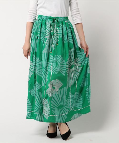 チャイハネ(チャイハネ)の「【チャイハネ】yul 箔プリントスパンコール刺繍ロングスカート(スカート・レディース・ホワイト/ピンク/ターコイズブルー/オレンジ/グリーン・FREE)」の14枚目の写真