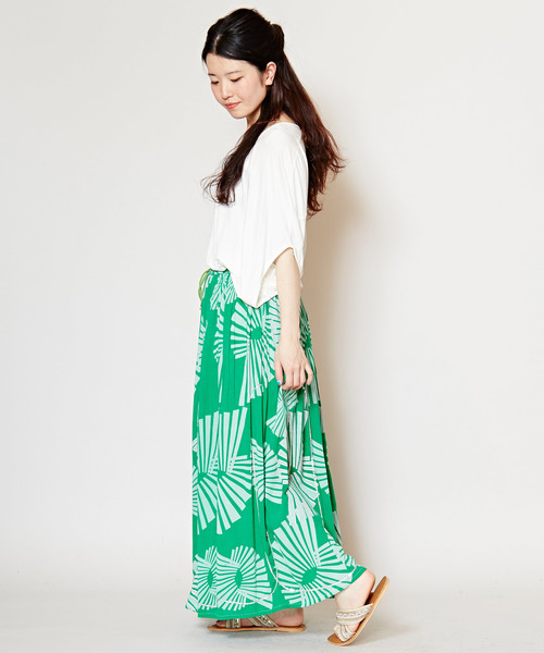 チャイハネ(チャイハネ)の「【チャイハネ】yul 箔プリントスパンコール刺繍ロングスカート(スカート・レディース・ホワイト/ピンク/ターコイズブルー/オレンジ/グリーン・FREE)」の15枚目の写真