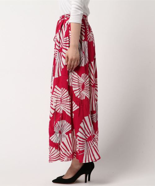 チャイハネ(チャイハネ)の「【チャイハネ】yul 箔プリントスパンコール刺繍ロングスカート(スカート・レディース・ホワイト/ピンク/ターコイズブルー/オレンジ/グリーン・FREE)」の7枚目の写真