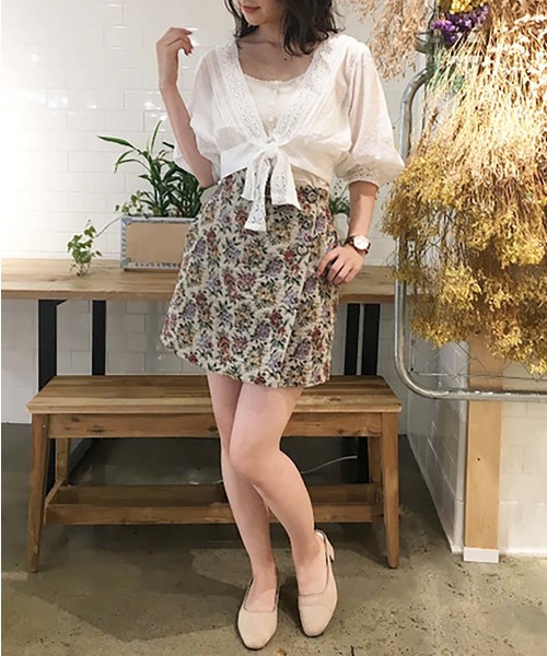 one after another NICE CLAUP（ワンアフターアナザーナイスクラップ）の「キャミ付き羽織りトップス（シャツ/ブラウス・レディース・ブラック/ベージュ/オフホワイト/ラベンダー・FREE）」の9枚目の写真