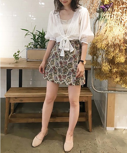 one after another NICE CLAUP（ワンアフターアナザーナイスクラップ）の「キャミ付き羽織りトップス（シャツ/ブラウス・レディース・ブラック/ベージュ/オフホワイト/ラベンダー・FREE）」の10枚目の写真