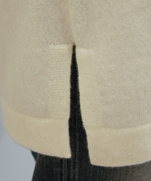 GALLARDAGALANTE（ガリャルダガランテ）の「カシミアチュニック（ニット/セーター・レディース・ホワイト/ベージュ/イエロー/ブラック/モカ・FREE）」の9枚目の写真