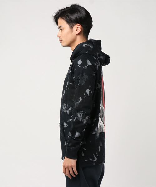 UNDER ARMOUR（アンダーアーマー）の「メンズバスケットボールパーカー / ベースラインフリースグラフィックフーディー（パーカー・メンズ・オレンジ/ブラック×ホワイト・XL/3XL/LG/SM/MD）」の13枚目の写真