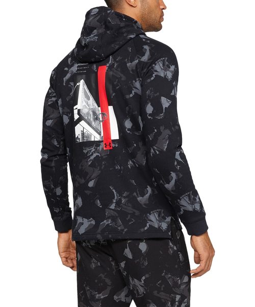 UNDER ARMOUR（アンダーアーマー）の「メンズバスケットボールパーカー / ベースラインフリースグラフィックフーディー（パーカー・メンズ・オレンジ/ブラック×ホワイト・XL/3XL/LG/SM/MD）」の3枚目の写真