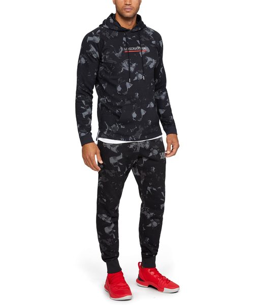 UNDER ARMOUR（アンダーアーマー）の「メンズバスケットボールパーカー / ベースラインフリースグラフィックフーディー（パーカー・メンズ・オレンジ/ブラック×ホワイト・XL/3XL/LG/SM/MD）」の5枚目の写真