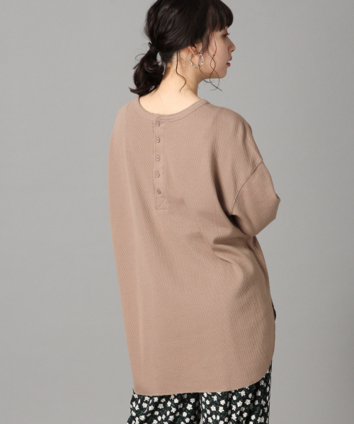 LOWRYS FARM（ローリーズファーム）の「ハニカムロンＴ　826824（Tシャツ/カットソー・レディース・オフホワイト/ブラック/ベージュ/ピンク・FREE）」の13枚目の写真