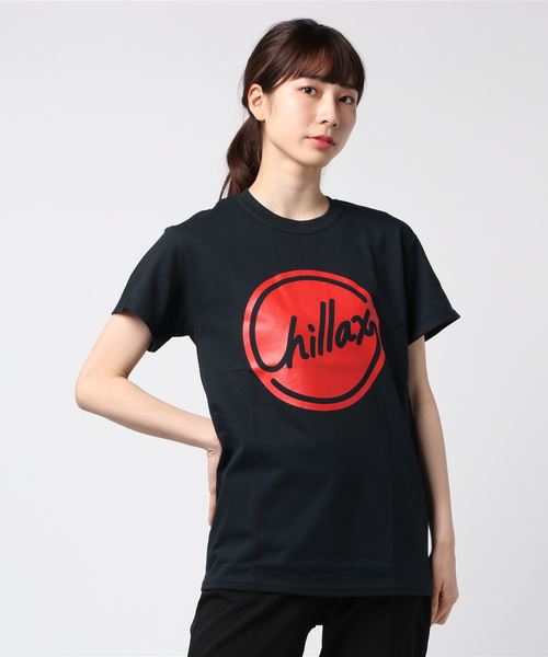 chillax（チラックス）の「ビックロゴT CHILLAX（Tシャツ/カットソー・レディース・ホワイト×レッド/ホワイト×ブラック/ブラック×ホワイト/ブラック×レッド/ベージュ系その他・S/M/L）」の4枚目の写真