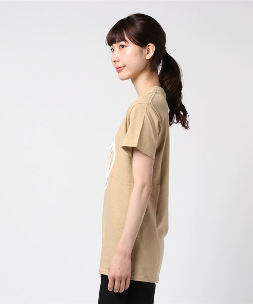 chillax（チラックス）の「ビックロゴT CHILLAX（Tシャツ/カットソー・レディース・ホワイト×レッド/ホワイト×ブラック/ブラック×ホワイト/ブラック×レッド/ベージュ系その他・S/M/L）」の7枚目の写真