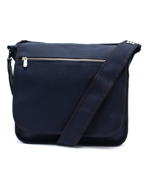 marimekko(マリメッコ)の「marimekko / olkalaukkuショルダーバッグ(ショルダーバッグ・レディース・ブラック/ブラウン/レッド/オリーブ/ネイビー・ONE SIZE)」の4枚目の写真