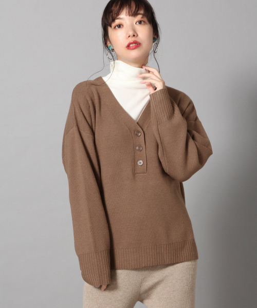 LOWRYS FARM(ローリーズファーム)の「ミラノヘンリーVネックプルオーバー 852153(ニット/セーター・レディース・ブラック/ブラウン/イエロー/アイボリー・FREE)」の3枚目の写真