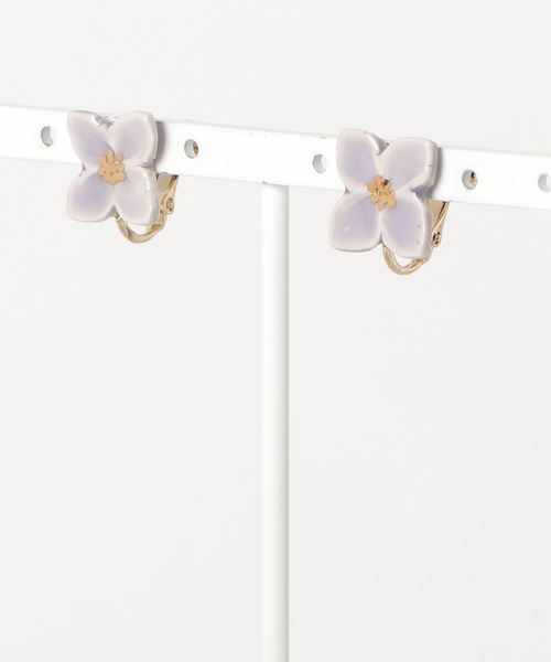 tone(トーン)の「【irodori】小さな花のearring(ラベンダー)(イヤリング・レディース・ラベンダー・FREE)」の1枚目の写真