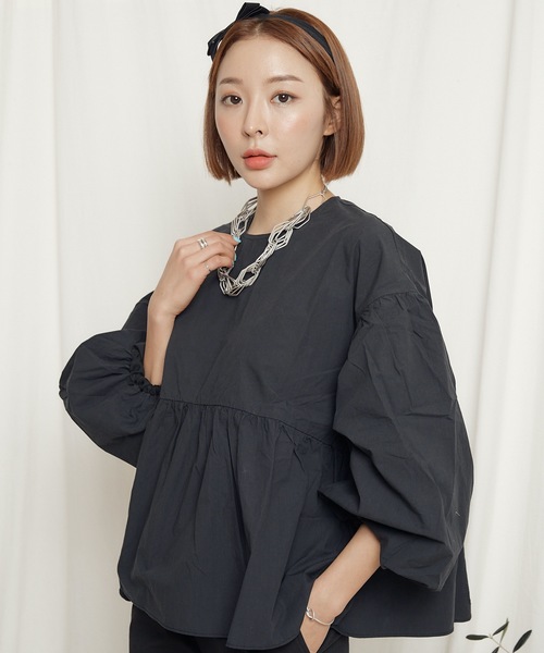 miniyu(ミニュウ)の「ボリュームスリーブ・プルオーバー(シャツ/ブラウス・レディース・ホワイト/ブラック/ベージュ・FREE)」の1枚目の写真