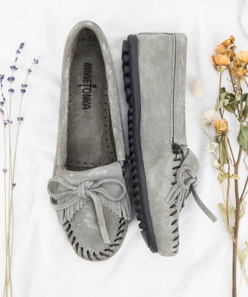 Minnetonka(ミネトンカ)の「MINNETONKA / ミネトンカ KILTY SUEDE MOC キルティー スエード モカシン(モカシン/デッキシューズ・レディース・ホワイト/ネイビー/ブルー/ブラウン系その他/ブラック/グレー/ブラウン/レッド・24.0cm/25.0cm/24.5cm/23.0cm/23.5cm)」の7枚目の写真