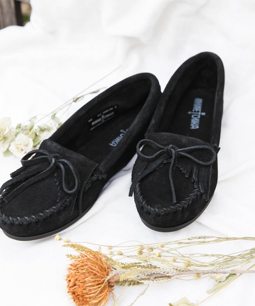 Minnetonka(ミネトンカ)の「MINNETONKA / ミネトンカ KILTY SUEDE MOC キルティー スエード モカシン(モカシン/デッキシューズ・レディース・ホワイト/ネイビー/ブルー/ブラウン系その他/ブラック/グレー/ブラウン/レッド・24.0cm/25.0cm/24.5cm/23.0cm/23.5cm)」の3枚目の写真