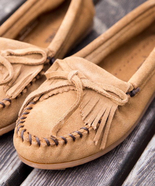 Minnetonka(ミネトンカ)の「MINNETONKA / ミネトンカ KILTY SUEDE MOC キルティー スエード モカシン(モカシン/デッキシューズ・レディース・ホワイト/ネイビー/ブルー/ブラウン系その他/ブラック/グレー/ブラウン/レッド・24.0cm/25.0cm/24.5cm/23.0cm/23.5cm)」の21枚目の写真