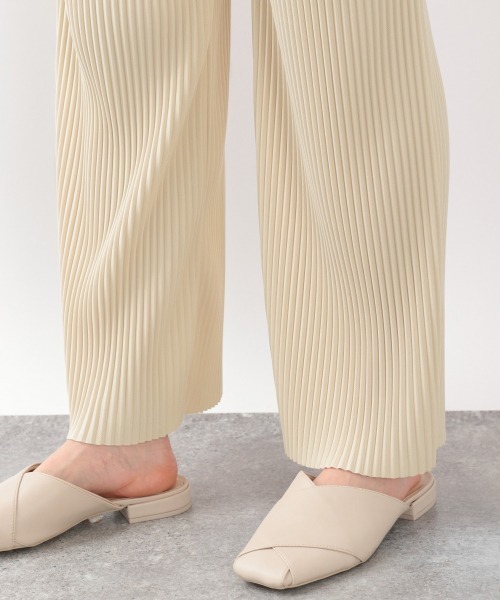 LOWRYS FARM（ローリーズファーム）の「ｓｅｌｆｃｕｔプリーツパンツ　884525（その他パンツ・レディース・レッド/ブルー/アイボリー/ブラック/グリーン/キャメル・FREE）」の17枚目の写真