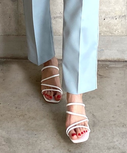 KOBE LETTUCE(コウベレタス)の「ナローストラップサンダル(サンダル・レディース・ホワイト/ブラック/ライム/シルバー/グレイッシュベージュ/オレンジ・LL/S/M/L)」の2枚目の写真