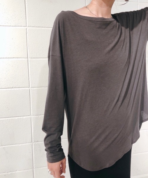 SHENERY（シーナリー）の「バックシャンクルーネックロンTEE（Tシャツ/カットソー・レディース・チャコールグレー/ライトグレー/スモークピンク・FREE）」の2枚目の写真