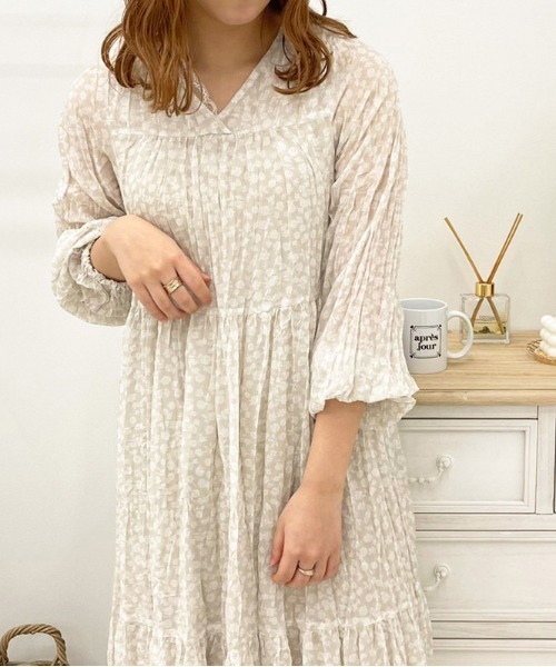 apres jour（アプレジュール）の「花柄ティアードワンピ【ZOZOTOWN限定アイテム】（ワンピース・レディース・ブラック/モカ/ミント/サックスブルー/ラベンダー/アイボリー・フリー/X-LARGE）」の8枚目の写真