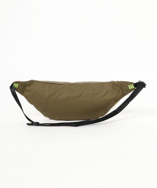 B:MING by BEAMS（ビーミングバイビームス）の「SANDQVIST / ウエストポーチ（ボディバッグ/ウエストポーチ・レディース・ネイビー/ホワイト系その他7・ONE SIZE）」の4枚目の写真