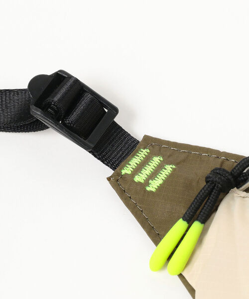 B:MING by BEAMS（ビーミングバイビームス）の「SANDQVIST / ウエストポーチ（ボディバッグ/ウエストポーチ・レディース・ネイビー/ホワイト系その他7・ONE SIZE）」の5枚目の写真