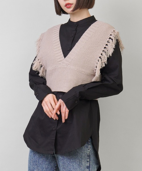 SPINNS（スピンズ）の「フリンジデザインニットビスチェ（ベスト・レディース・アイボリー/グリーン系その他/スミクロ/グレイッシュベージュ/ライトブルーグレー・ONESIZE）」の4枚目の写真