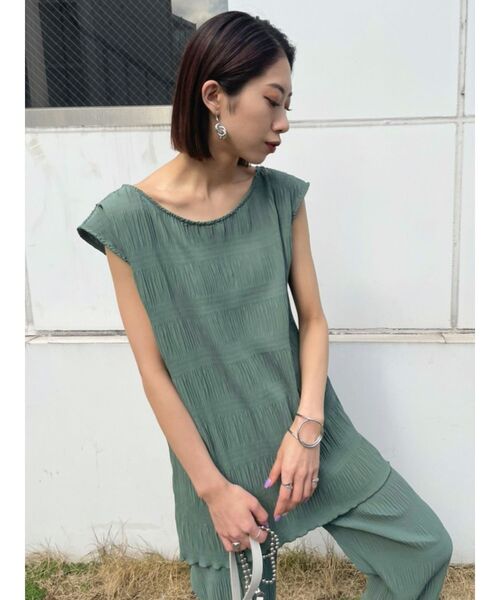 EMODA(エモダ)の「シャーリングロングトップ(Tシャツ/カットソー・レディース・ホワイト/グレー/ブラック/ミント・FREE)」の14枚目の写真