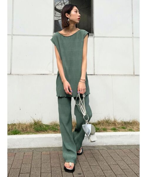 EMODA(エモダ)の「シャーリングロングトップ(Tシャツ/カットソー・レディース・ホワイト/グレー/ブラック/ミント・FREE)」の15枚目の写真