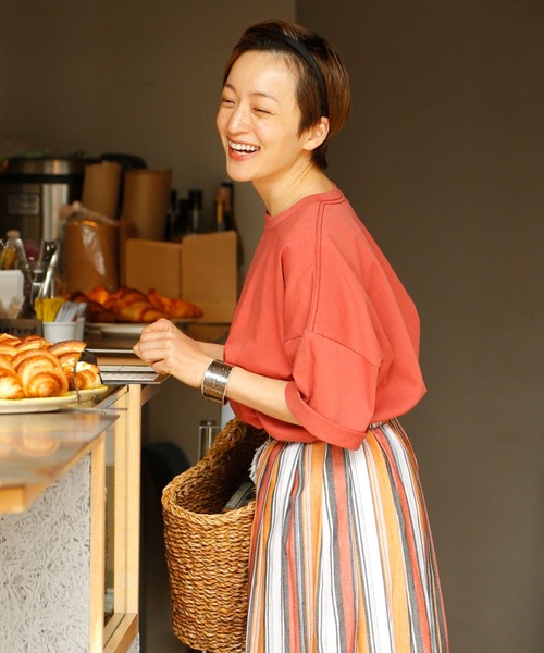 INED（イネド）の「ビッグTシャツ（Tシャツ/カットソー・レディース・オフホワイト/オレンジ/その他9/スミクロ・9号）」の3枚目の写真