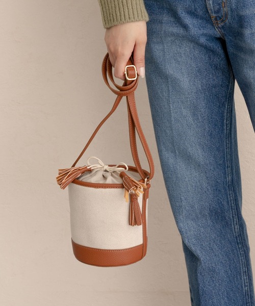 RODE SKO（ロデスコ）の「BELEN キャンバスミニバケツバッグ（ショルダーバッグ・レディース・ブラック/ブラウン・ONE）」の15枚目の写真