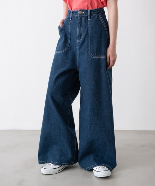 MERLOT（メルロー）の「ヘビーツイル＆デニムワイドパンツ（デニムパンツ・レディース・インディゴブルー/ナチュラル・FREE）」の5枚目の写真