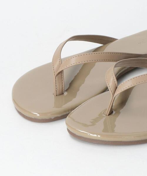 BEAUTY&YOUTH UNITED ARROWS（ビューティーアンドユースユナイテッドアローズ）の「BY フェイクレザートングサンダル ◆（サンダル・レディース・ブラック/シルバー/クリーム/モカ/ゴールド・38/35/36/37）」の6枚目の写真