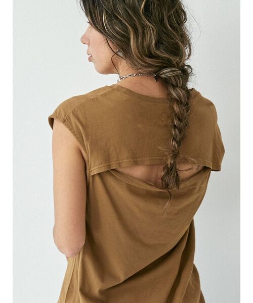 Ungrid(アングリッド)の「バックオープンデザインタンクトップ(タンクトップ・レディース・ブラック/ブラウン/オフホワイト・FREE)」の17枚目の写真