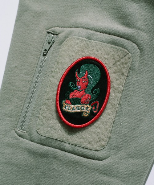 XLARGE（エクストララージ）の「MILITARY CREW NECK SWEAT（スウェット・メンズ・オリーブ/グレー/ブラック・L/S/M/XL）」の21枚目の写真