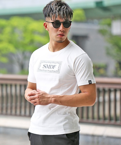 SOMEDIFF(サムディフ)の「【SOMEDIFF】オリジナルペイズリーBOXロゴ半袖Tシャツ ストレッチTEE メンズ(Tシャツ/カットソー・メンズ・ブラック/ホワイト・XL/XXL/L/M)」の3枚目の写真