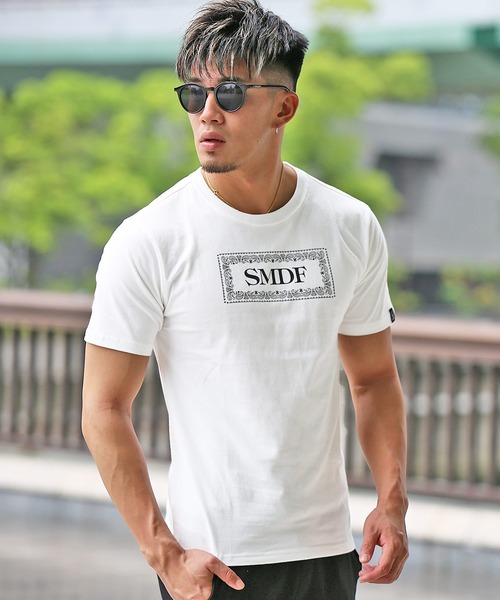 SOMEDIFF(サムディフ)の「【SOMEDIFF】オリジナルペイズリーBOXロゴ半袖Tシャツ ストレッチTEE メンズ(Tシャツ/カットソー・メンズ・ブラック/ホワイト・XL/XXL/L/M)」の4枚目の写真