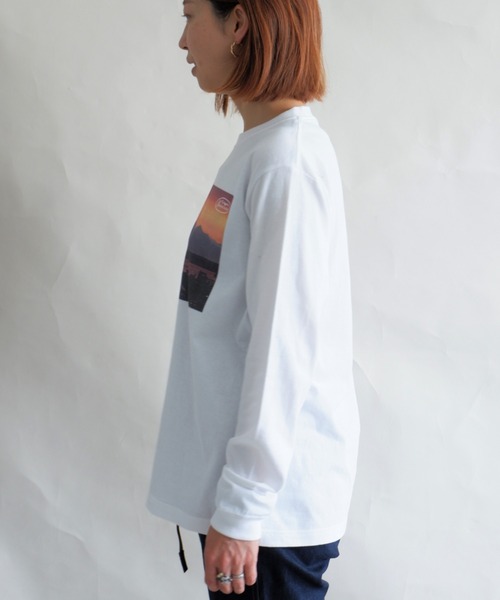 MANASTASH(マナスタッシュ)の「MANASTASH/マナスタッシュ W's PHOTO L/S TEE "SUNSET" ウィメンズ フォトロンT サンセット(Tシャツ/カットソー・レディース・ブラック/ホワイト・MEDIUM)」の8枚目の写真