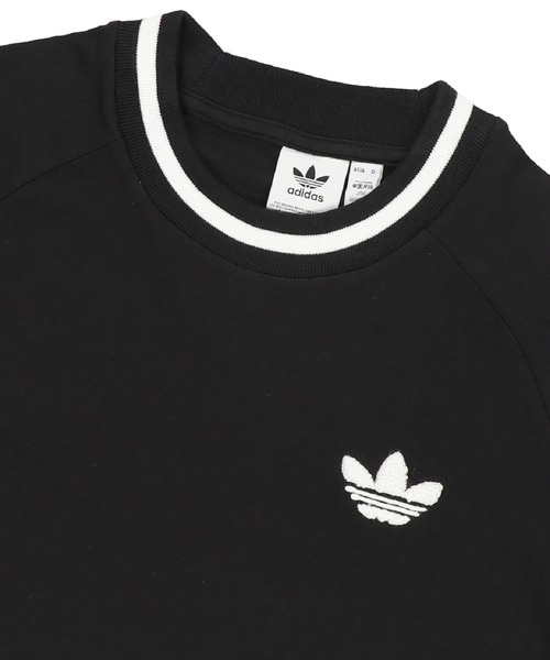Adidas Originals ドロップショルダー クロップ ロゴ Tシャツ Adidas Originals ドロップショルダー クロップ ロゴ Tシャツ