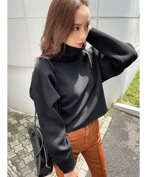 EMODA(エモダ)の「ワイドネックショートニット(ニット/セーター・レディース・アイボリー/ブラック/グリーン/マスタード・FREE)」の12枚目の写真