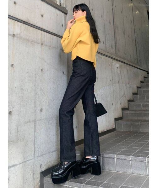 EMODA(エモダ)の「ワイドネックショートニット(ニット/セーター・レディース・アイボリー/ブラック/グリーン/マスタード・FREE)」の14枚目の写真