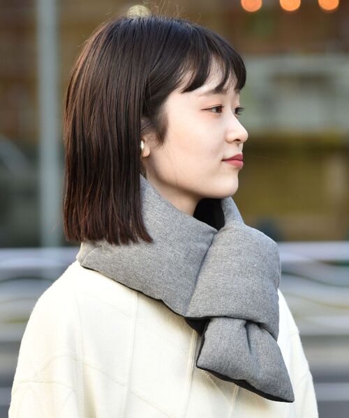 TAION（タイオン）の「SHIPS: LIMONTA EAST ダウン マフラー（マフラー・メンズ・チャコールグレー/ネイビー/グレー/ブルー・ONE SIZE）」の3枚目の写真