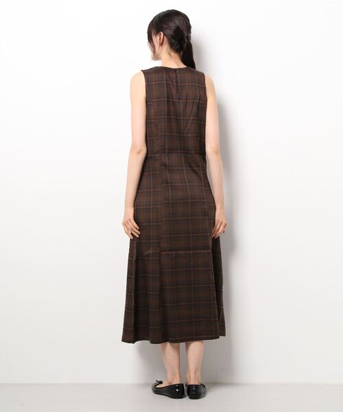 KOBE LETTUCE（コウベレタス）の「チェック柄マーメイドワンピース[E2881]（ワンピース・レディース・ネイビー/ブラウン・FREE）」の3枚目の写真
